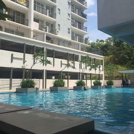 Spacious & Cozy Condo - Hijauan Heights Block C كاجانغ المظهر الخارجي الصورة